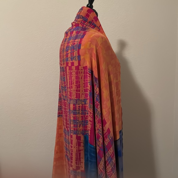 Silk Saree in Blues, Oranges & Reds - Picture 4 of 8